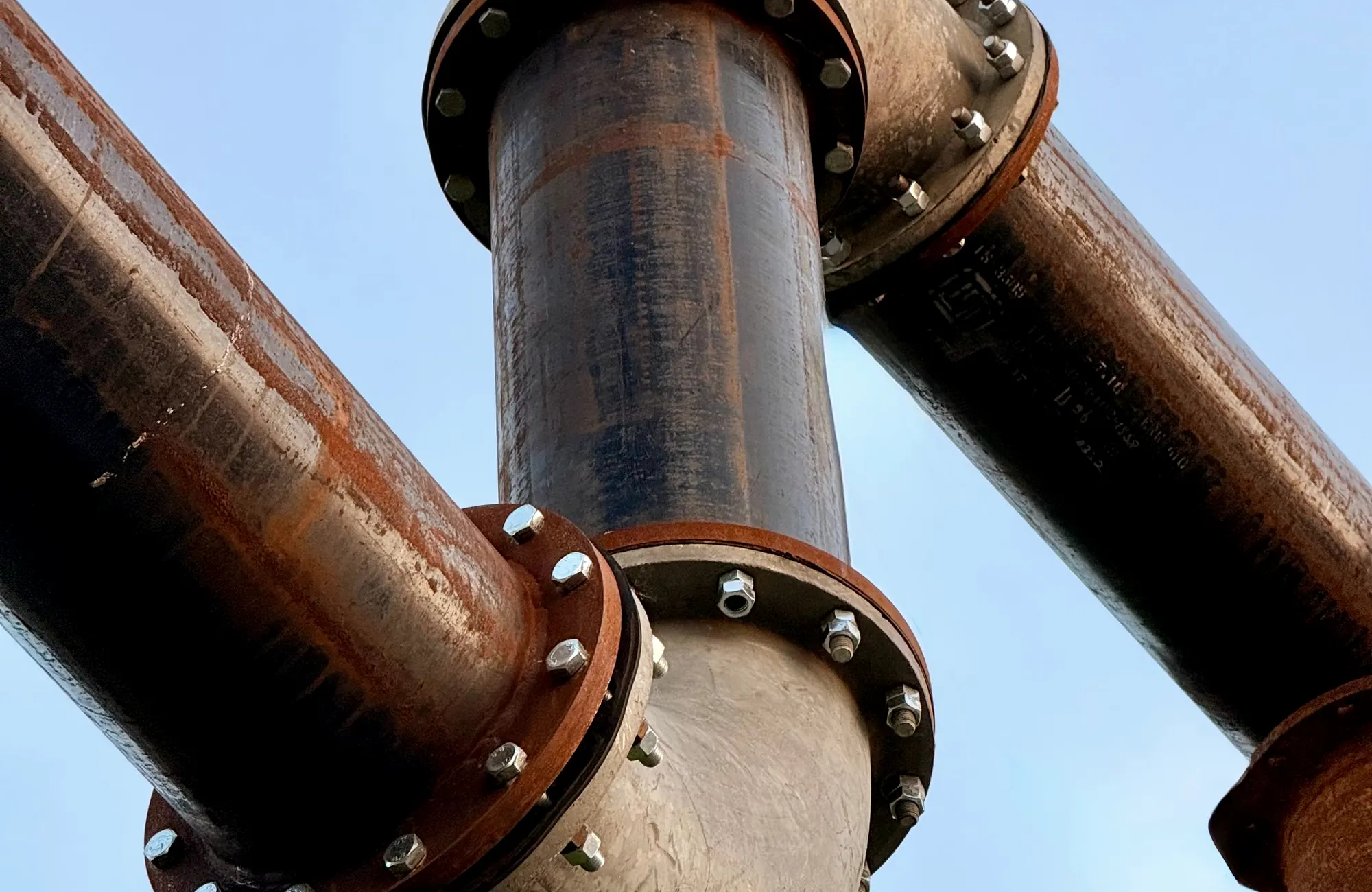 Stainless stud bolts on flanged joints